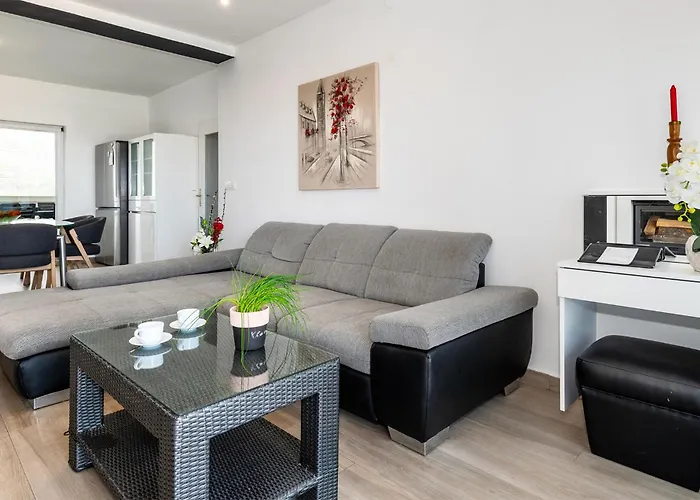 Apartment In Sibenik