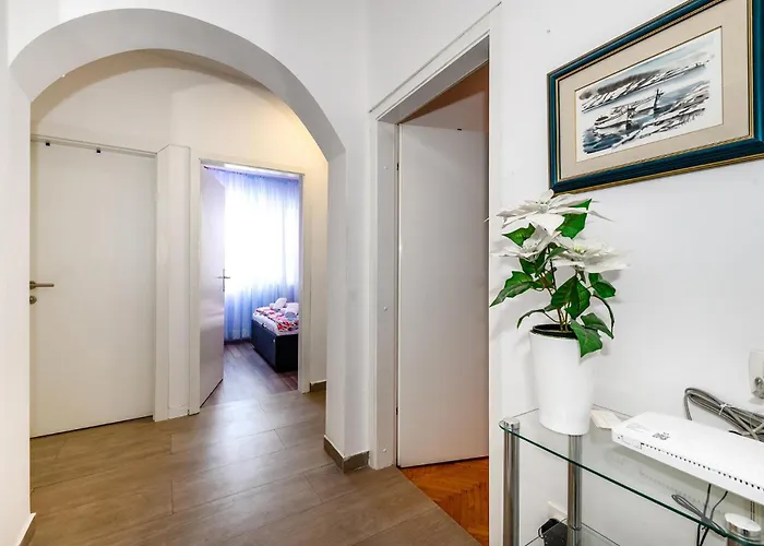 Apartment In Sibenik